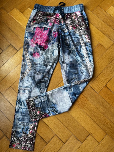 Hose XL 42 Joggpants MISSY Jeansoptik rosa pink Ketten Graffiti Print Glitzernieten Neu